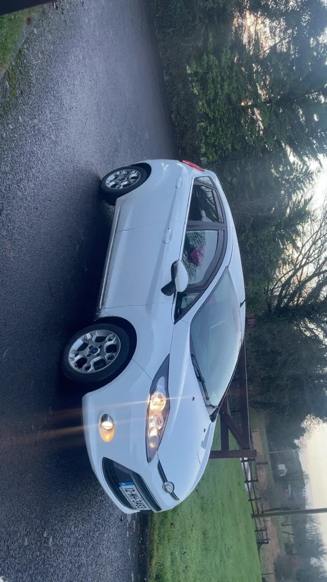 Ford fiesta - Image 2
