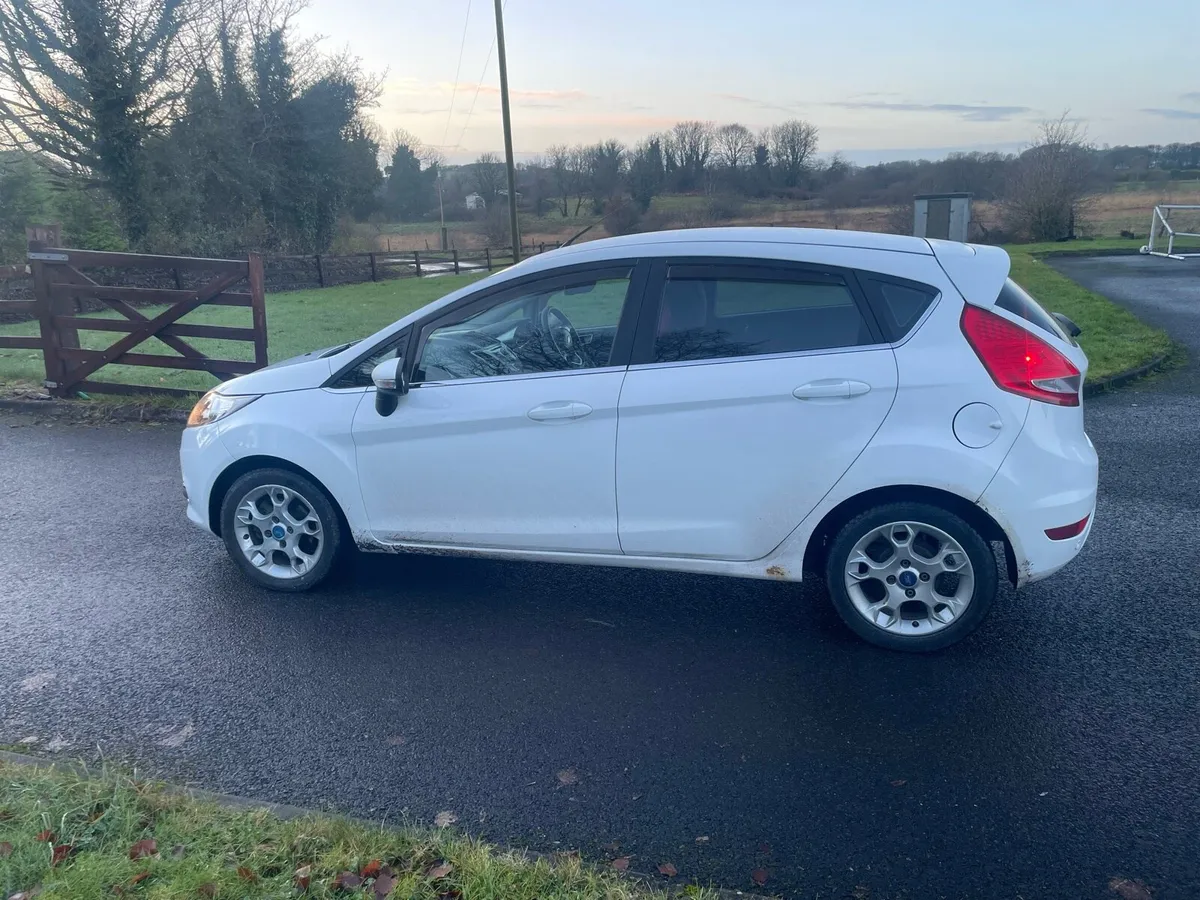 Ford fiesta - Image 3