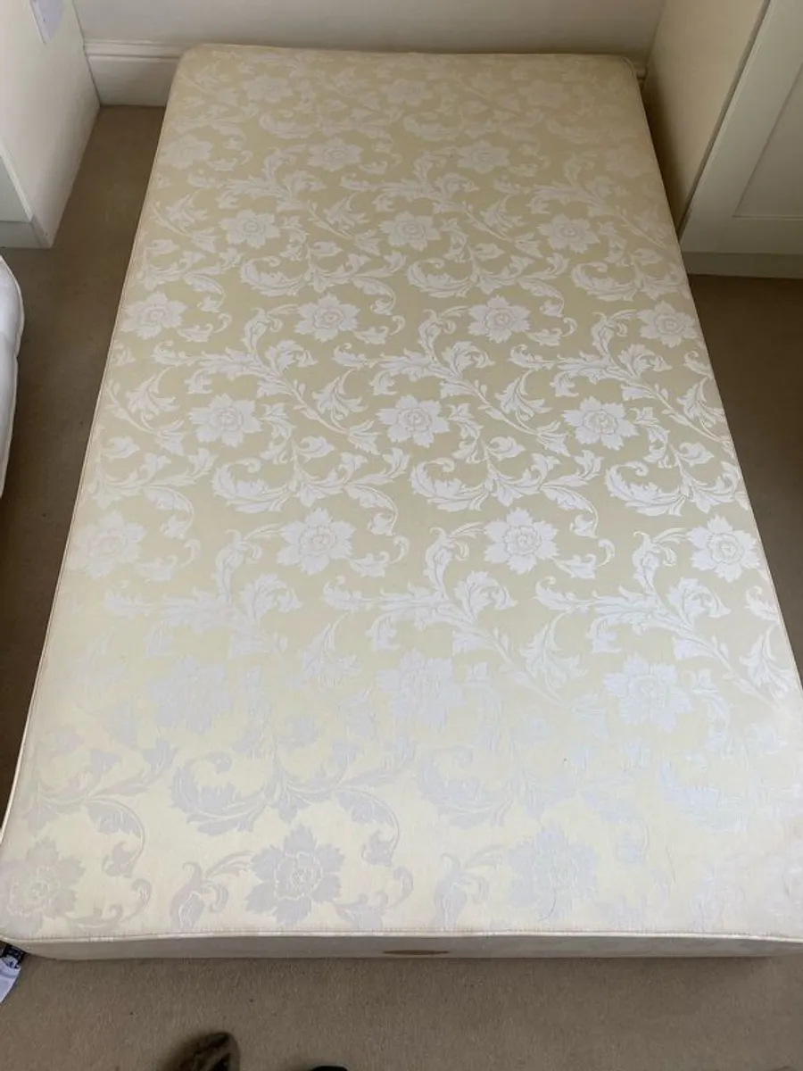 Small double bed (3/4 bed) with mattress - Image 1