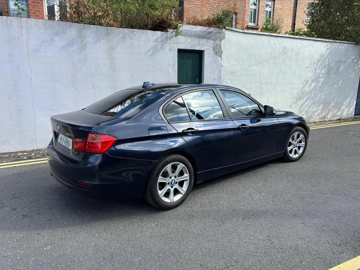 BMW 3-Series 2013 - Image 2