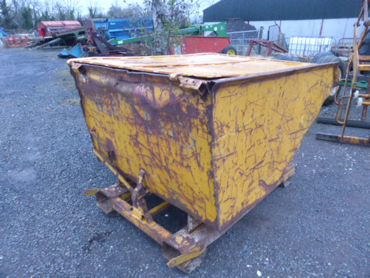 Portable Yellow Forklift Tip Skip with Lid - Image 3