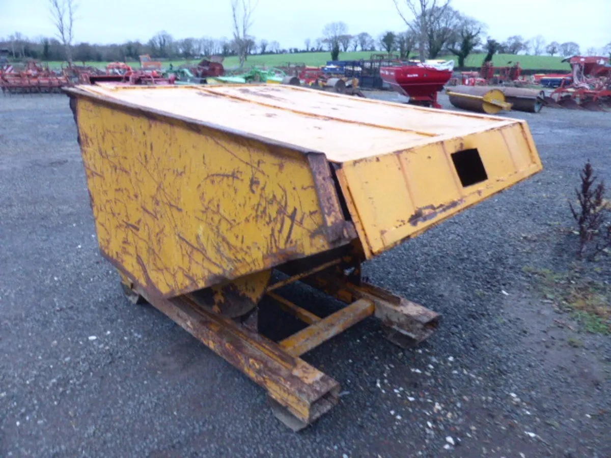 Portable Yellow Forklift Tip Skip with Lid - Image 2