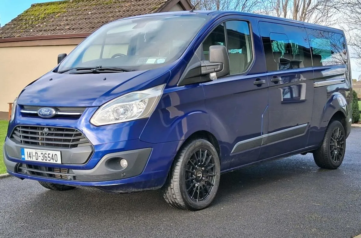 FORD TRANSIT CUSTOM, 9 SEATS - Image 1
