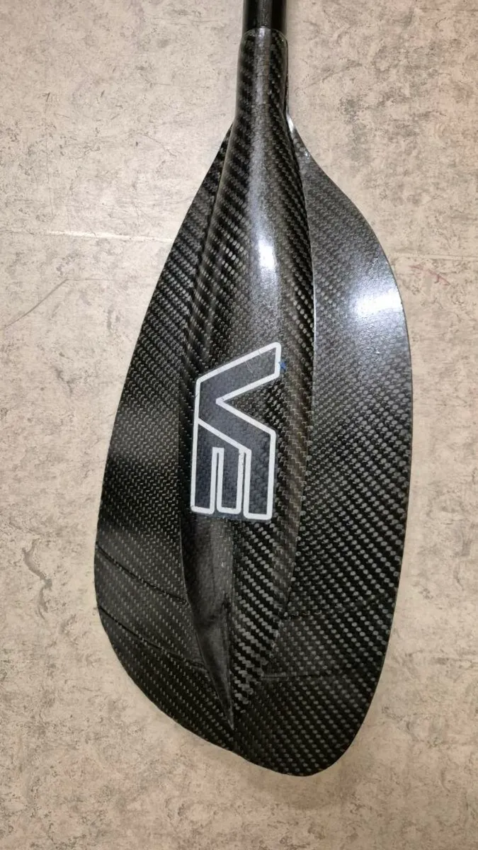 Kayak paddle. - Image 1