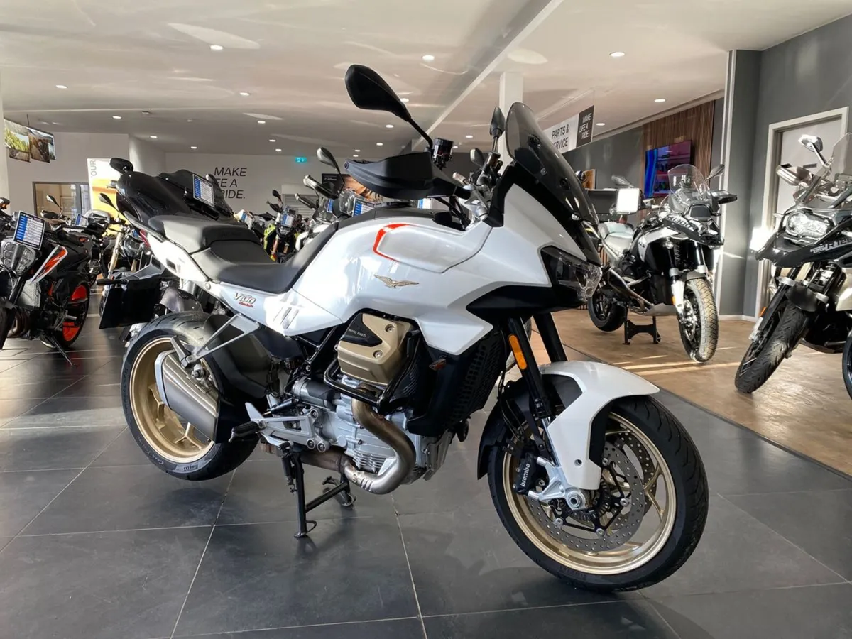 2022 Moto Guzzi V100 Mandello with Extras - NI Reg - Image 3