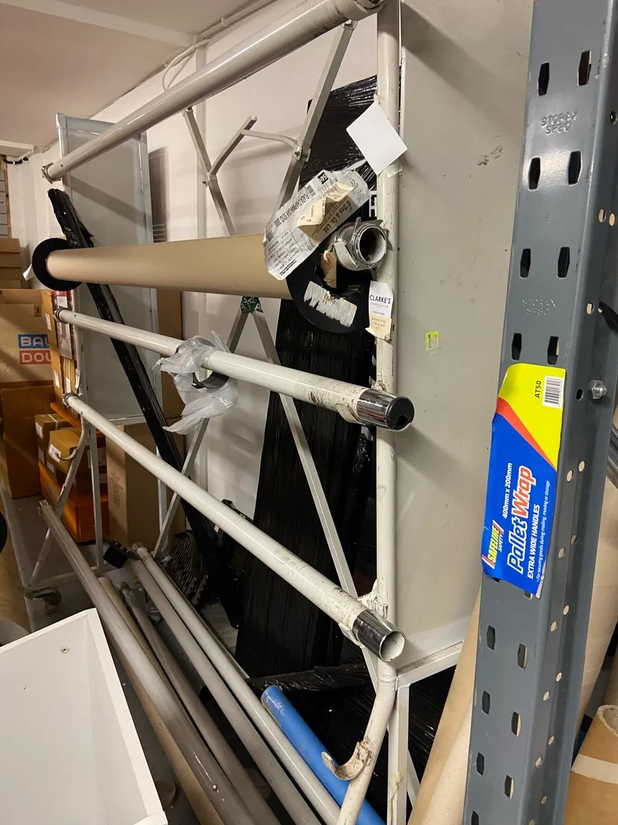 Vinyl and carpet stands need gone - Image 2