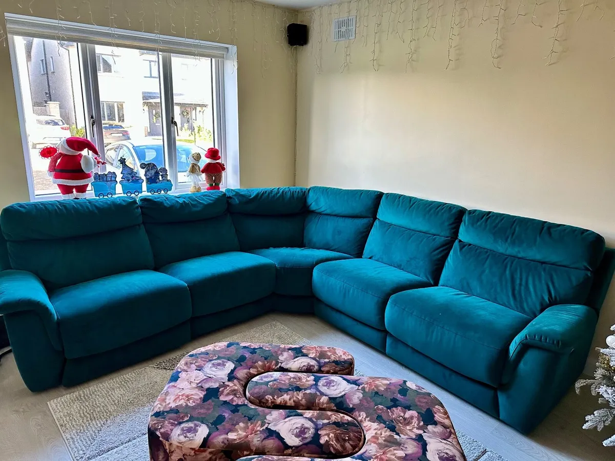 Furniture/Power Recliner Corner Sofa - Image 1