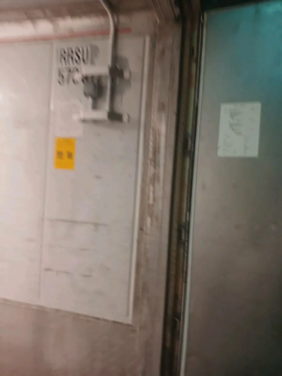 Freezer  container plug in - Image 3