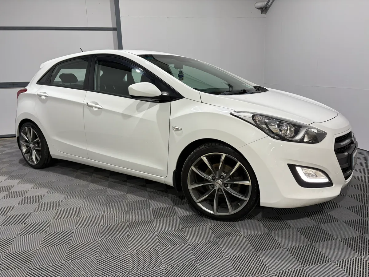 2016 Hyundai i30 Classic 1.4 CRDi - Image 1