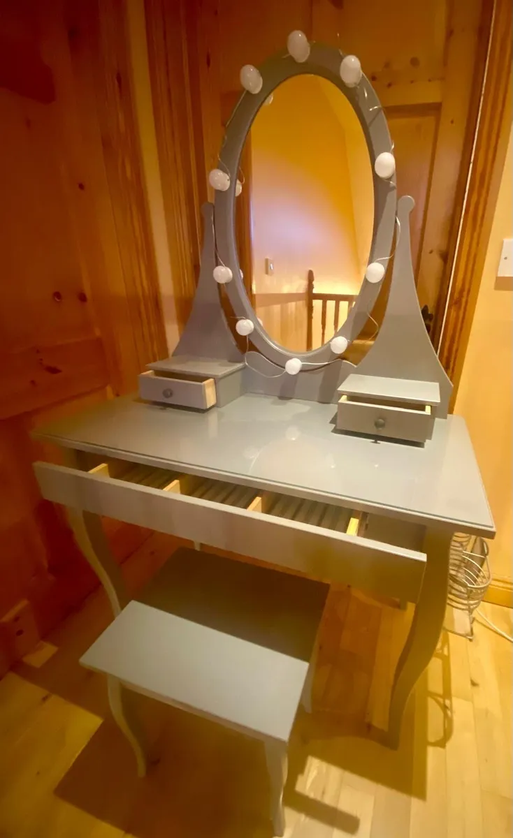 Hemnes dressing table with mirror - Image 2