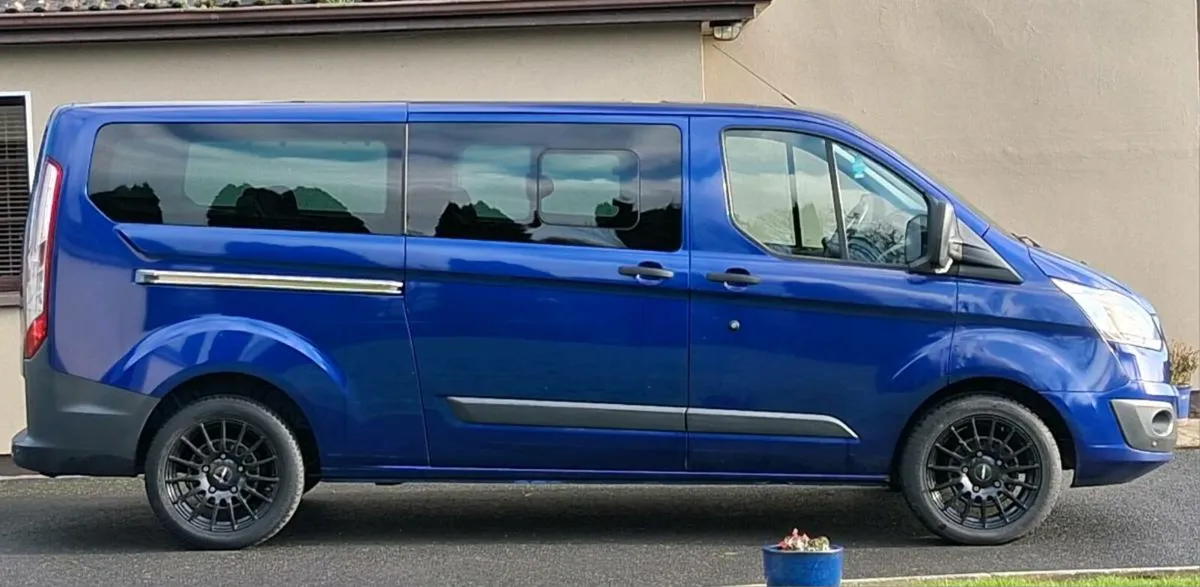 FORD CUSTOM, MINI BUS, 9 SEATS - Image 4