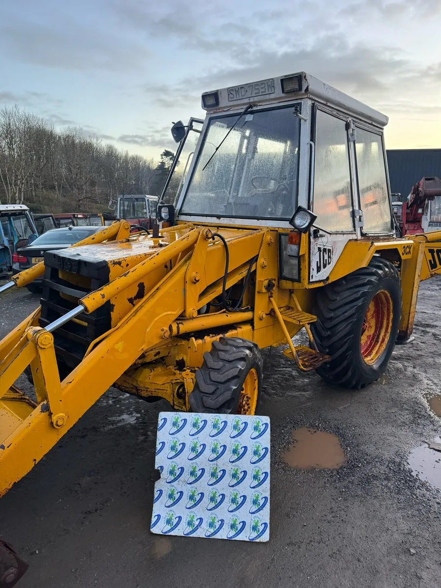 JCB 3CX 4WD & Buckets - Image 2