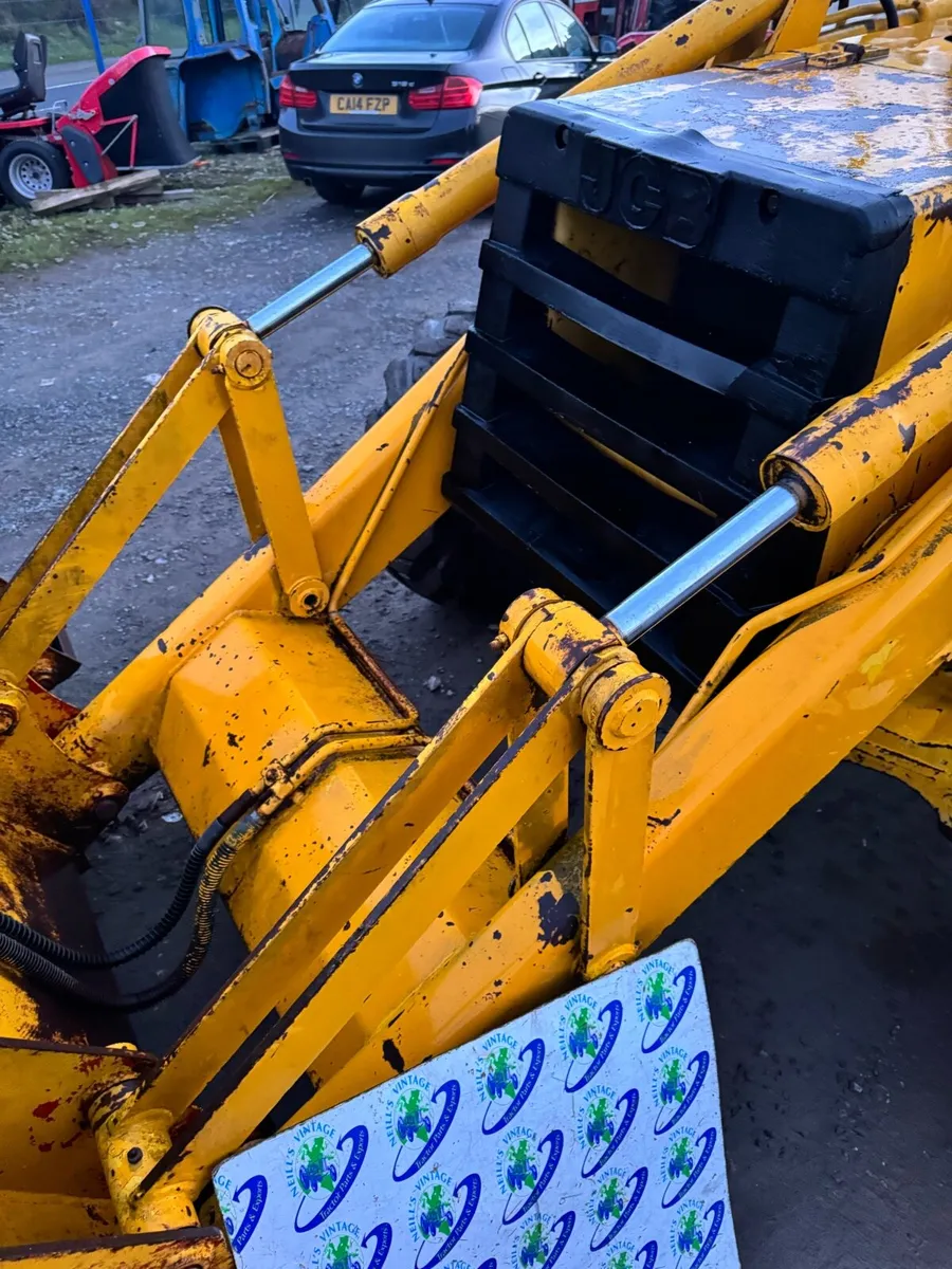 JCB 3CX 4WD & Buckets - Image 4