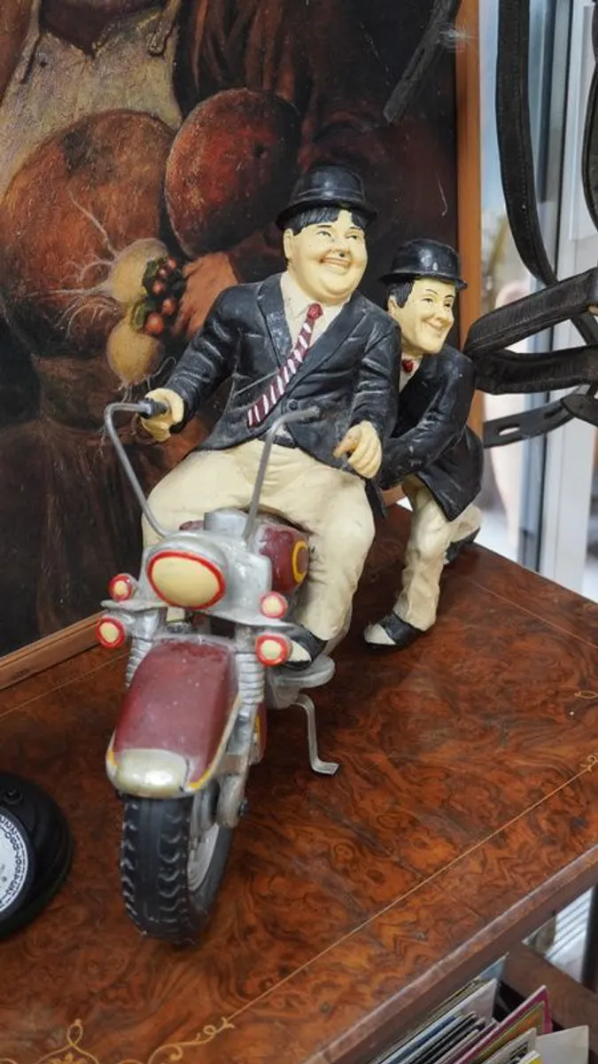 Laurel & Hardy Motorcycle Figurine - Image 2