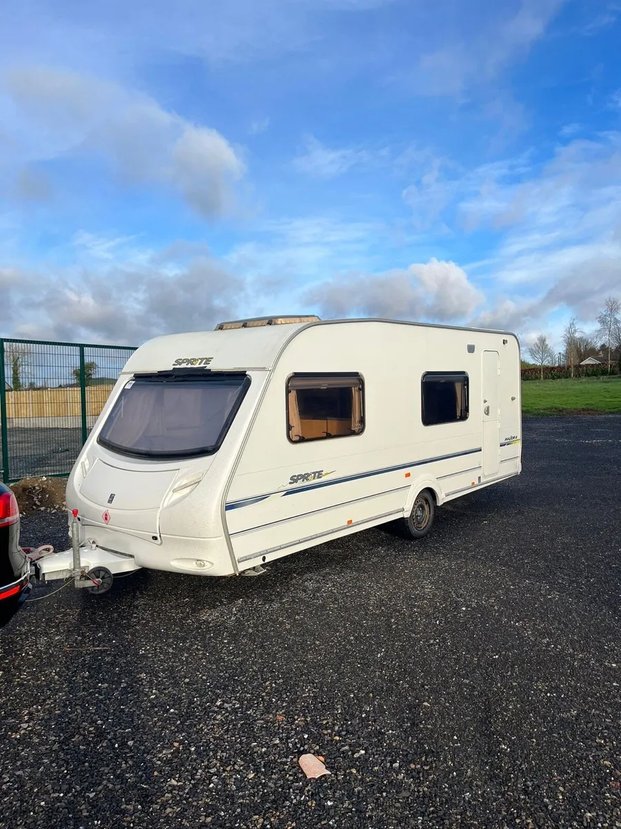 Sprite 6 berth caravan with rear bunkbeds - Image 1