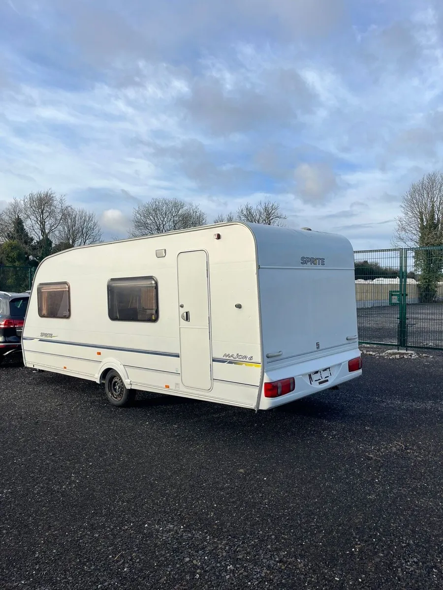 Sprite 6 berth caravan with rear bunkbeds - Image 4
