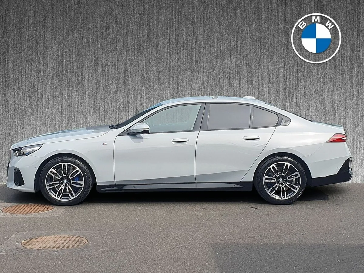 BMW 5-Series 520i M Sport Saloon - Image 4