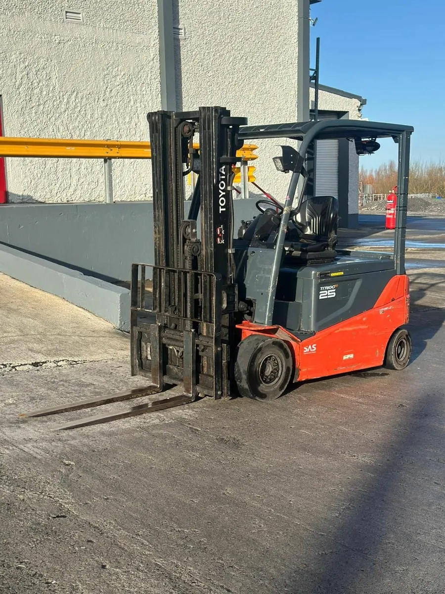 Toyota 8FBMT25 Electric Forklift – 2014 – 2.5 Ton - Image 4