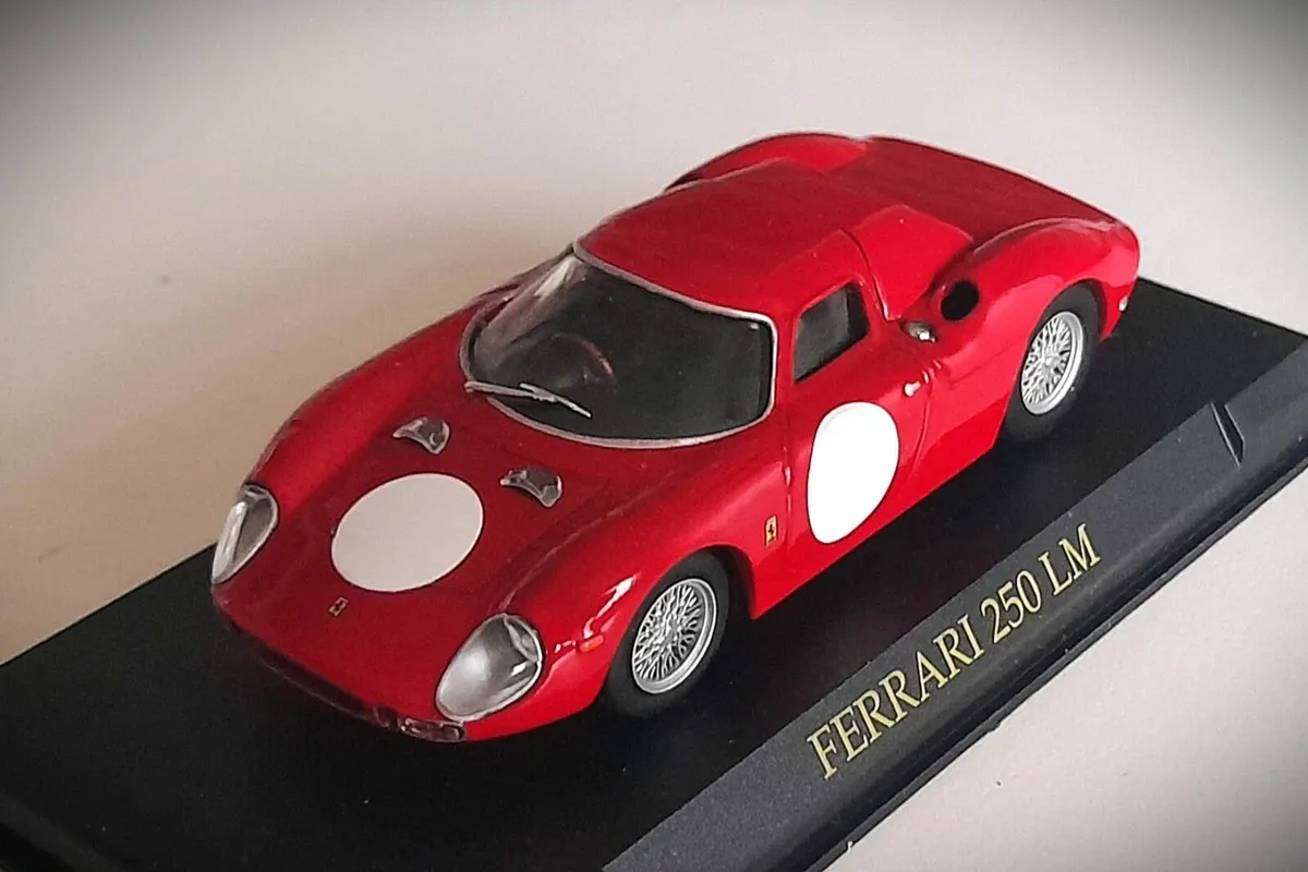 Collectable Diecast Model 1:43 – Ferrari 250LM Red - Image 1