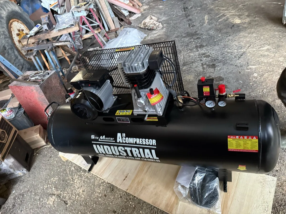 BRAND NEW 200l INDUSTRIAL USE AIR COMPRESSORS - Image 1