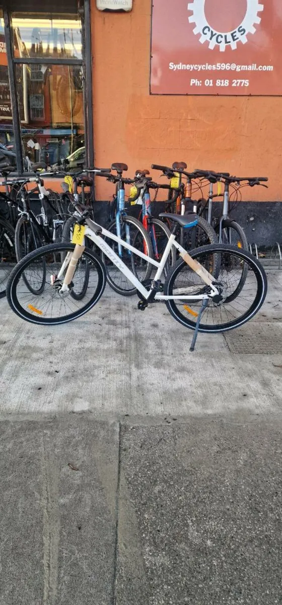 Ladies bicycle - Image 1