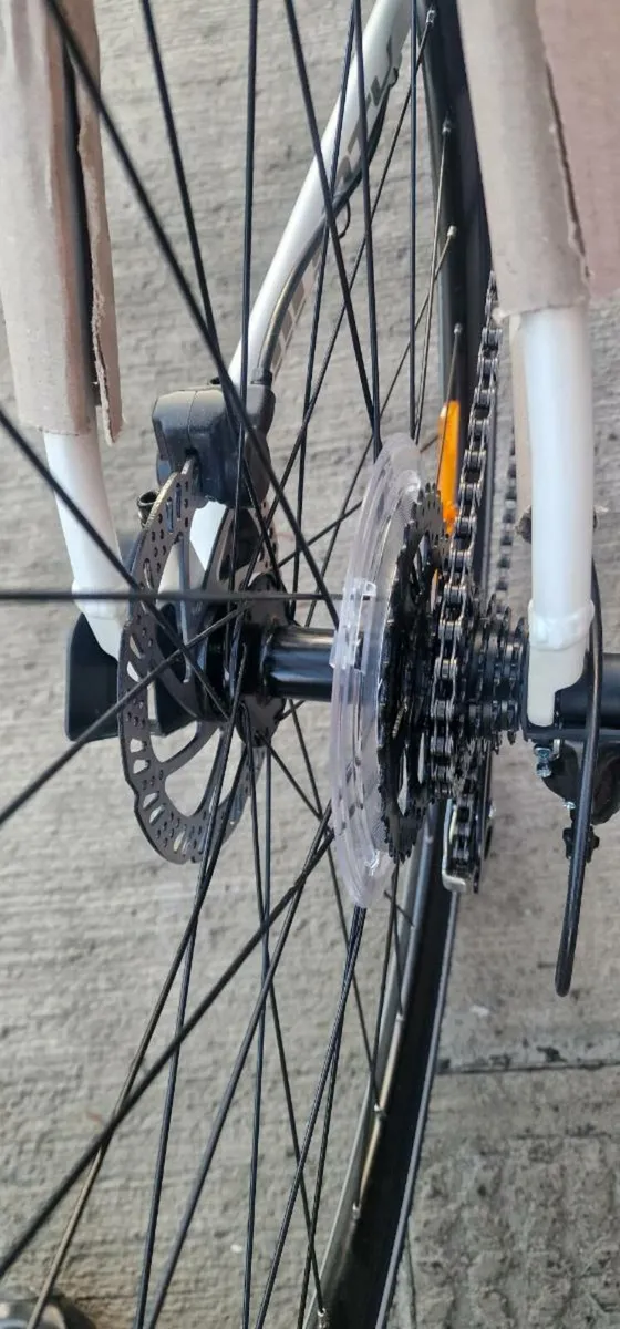 Ladies bicycle - Image 2