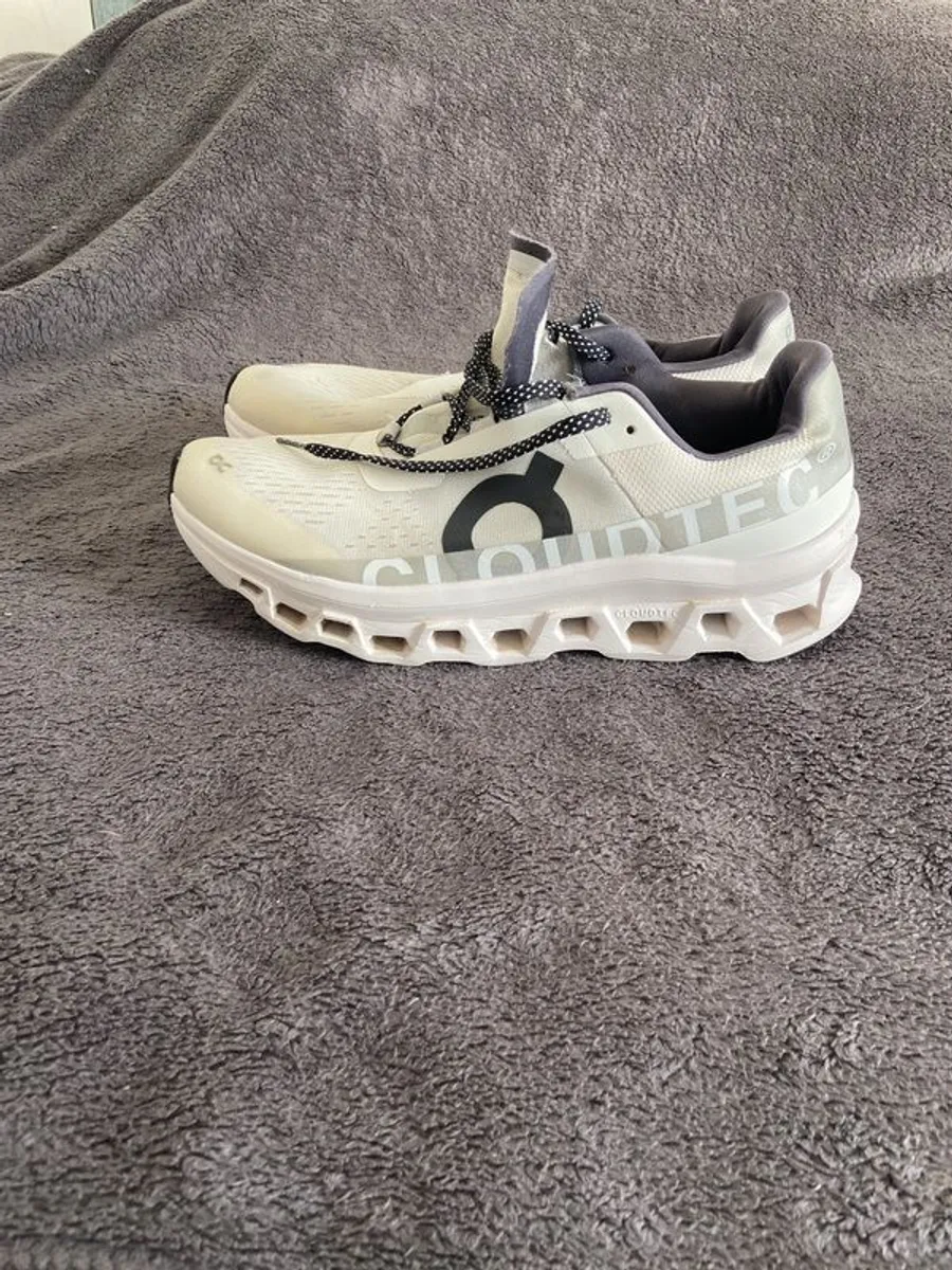 On Running Cloudmonster - Image 1