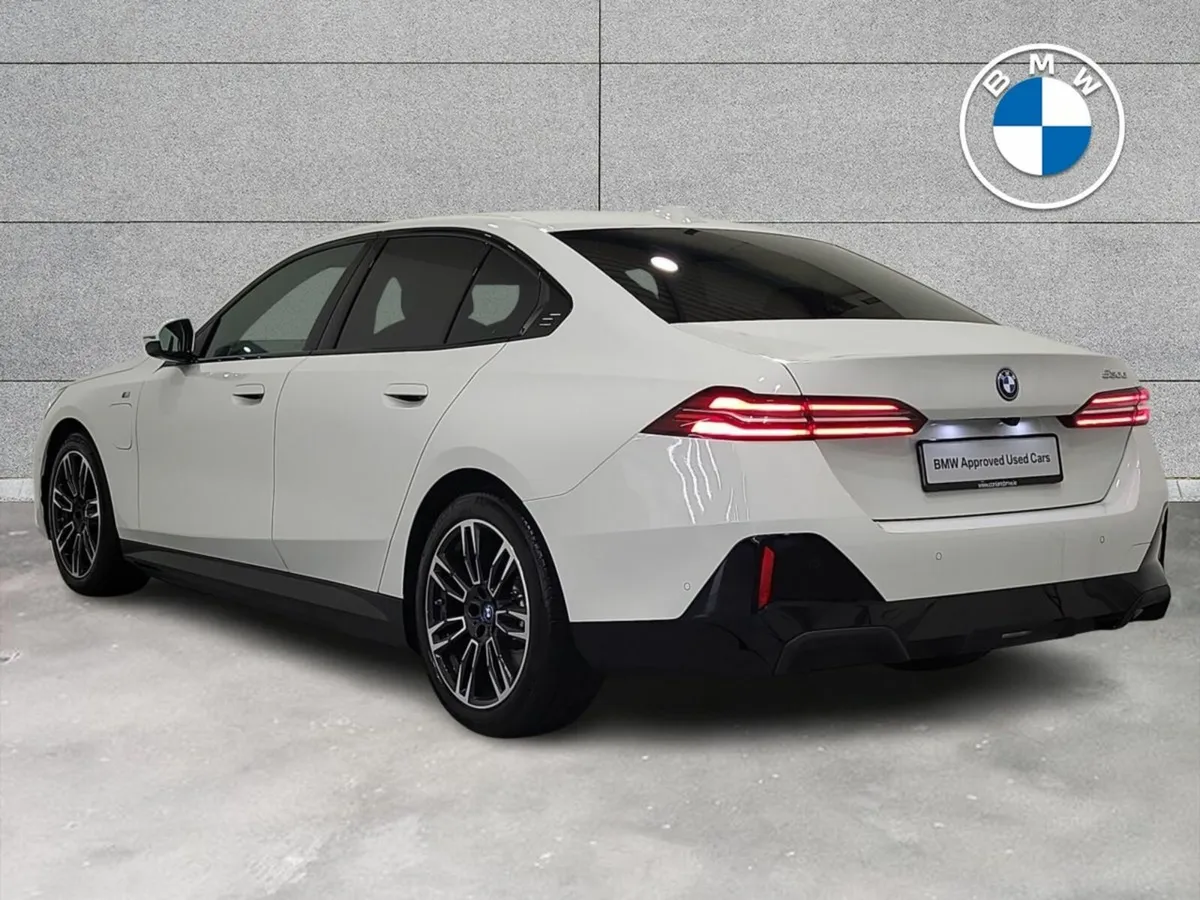 BMW 5-Series 530e M Sport Saloon - Image 3