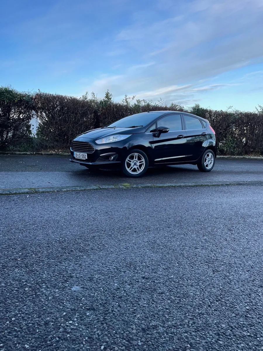 Ford Fiesta 2013 - Image 2
