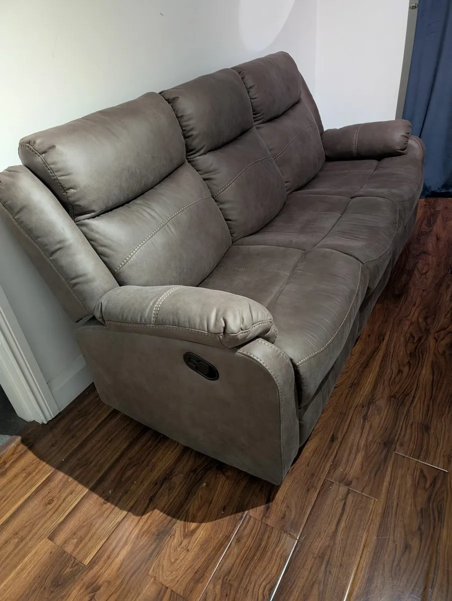 3 seater recliner sofa - Image 3