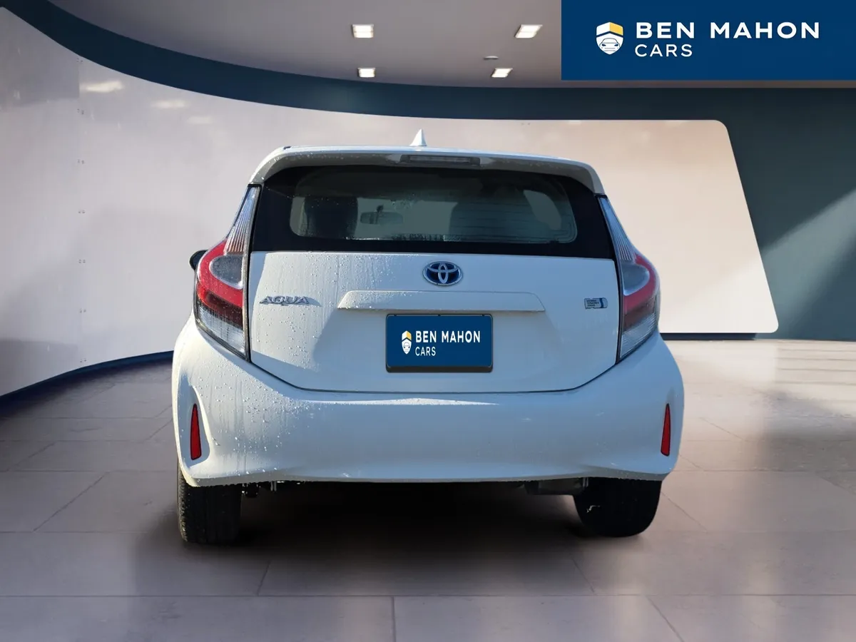 Toyota Aqua Hybrid Automatic - Image 4