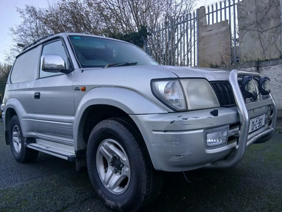 Toyota Land Cruiser Jeep - Image 1