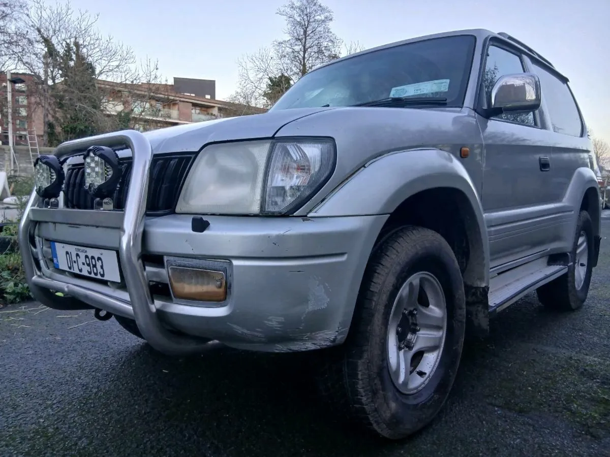 Toyota Land Cruiser Jeep - Image 2