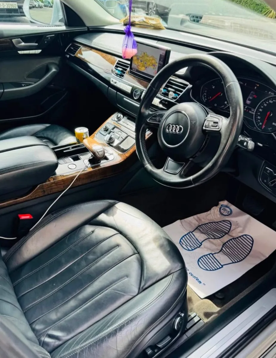 Audi A8 2011 - Image 4