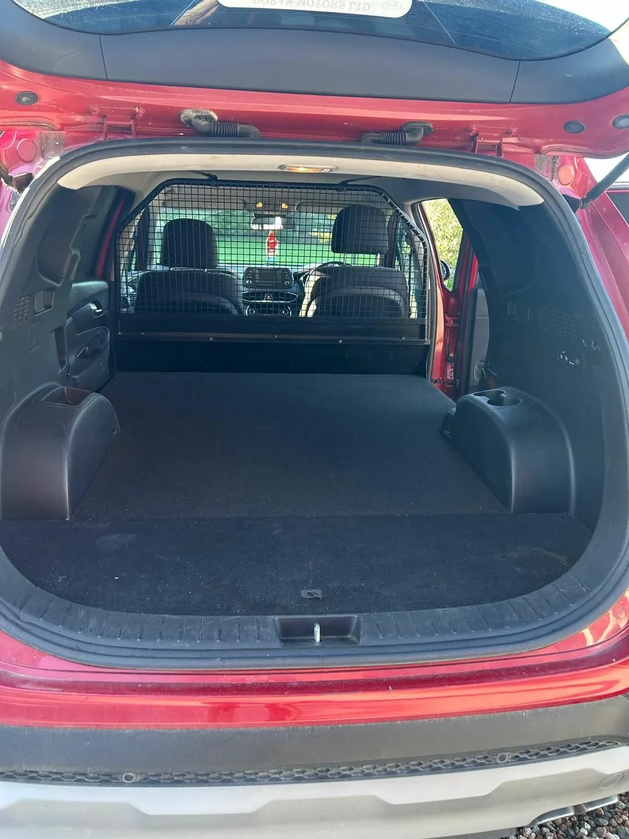 Hyundai Santa Fe 2019 - Image 4