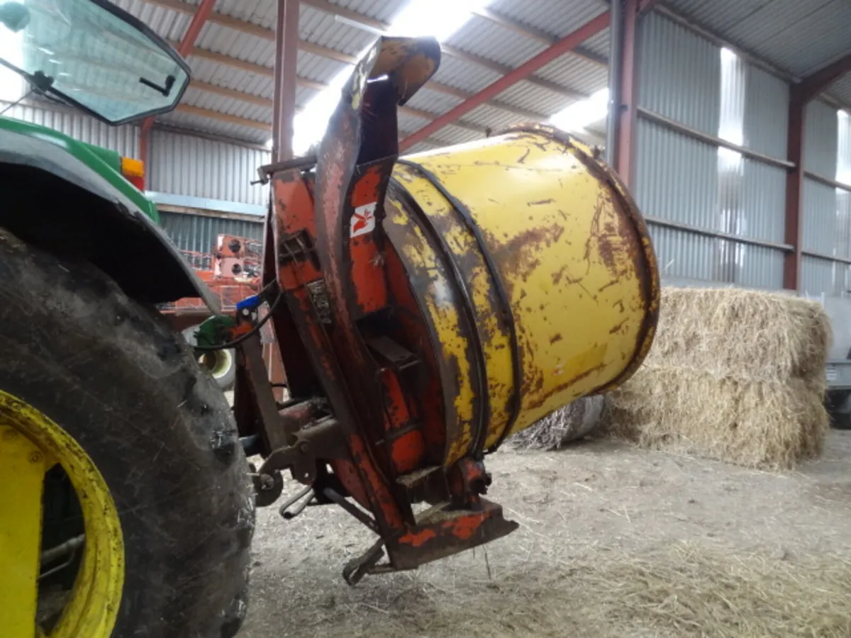 Teagle 404 Round Bale Shredder - Image 1