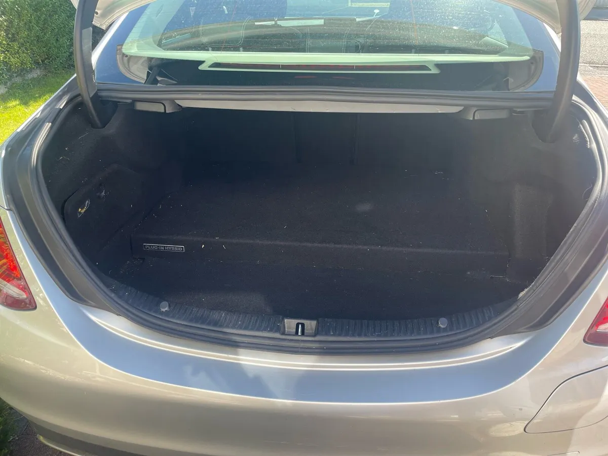 Mercedes C350e Sport - Image 3