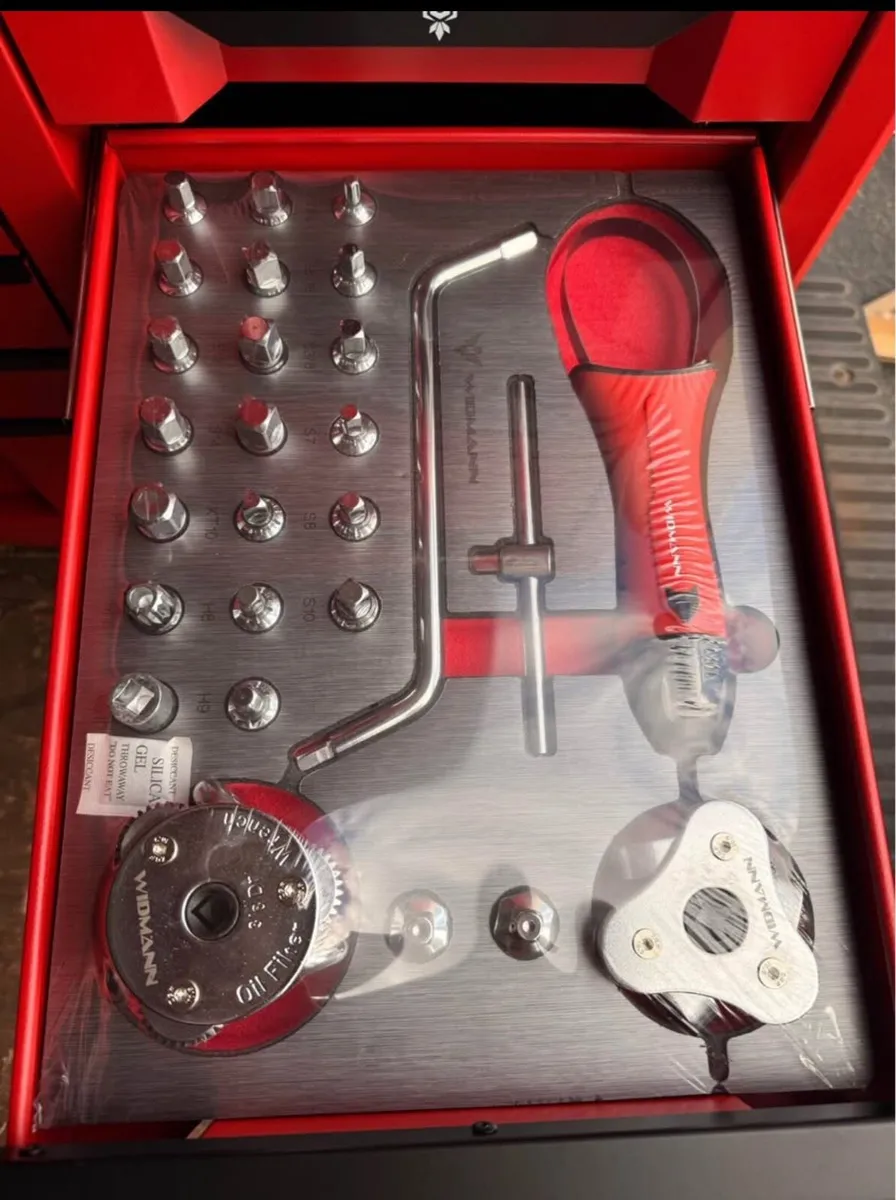 Brand-new 12 drawer Tool Chest full of tools - Image 3