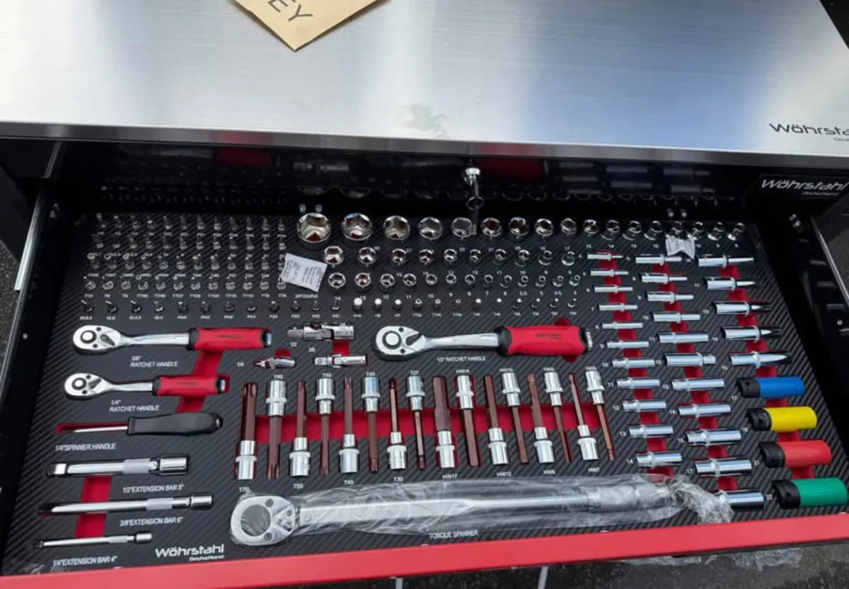 Brand-new 12 drawer Tool Chest full of tools - Image 4