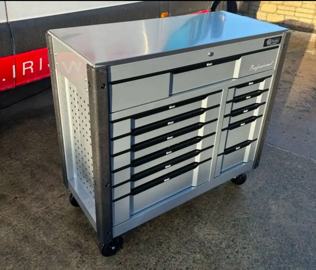 NEW INDUSTRIAL 12 DRAWER TOOL CHEST FULL OF TOOLS - Image 2