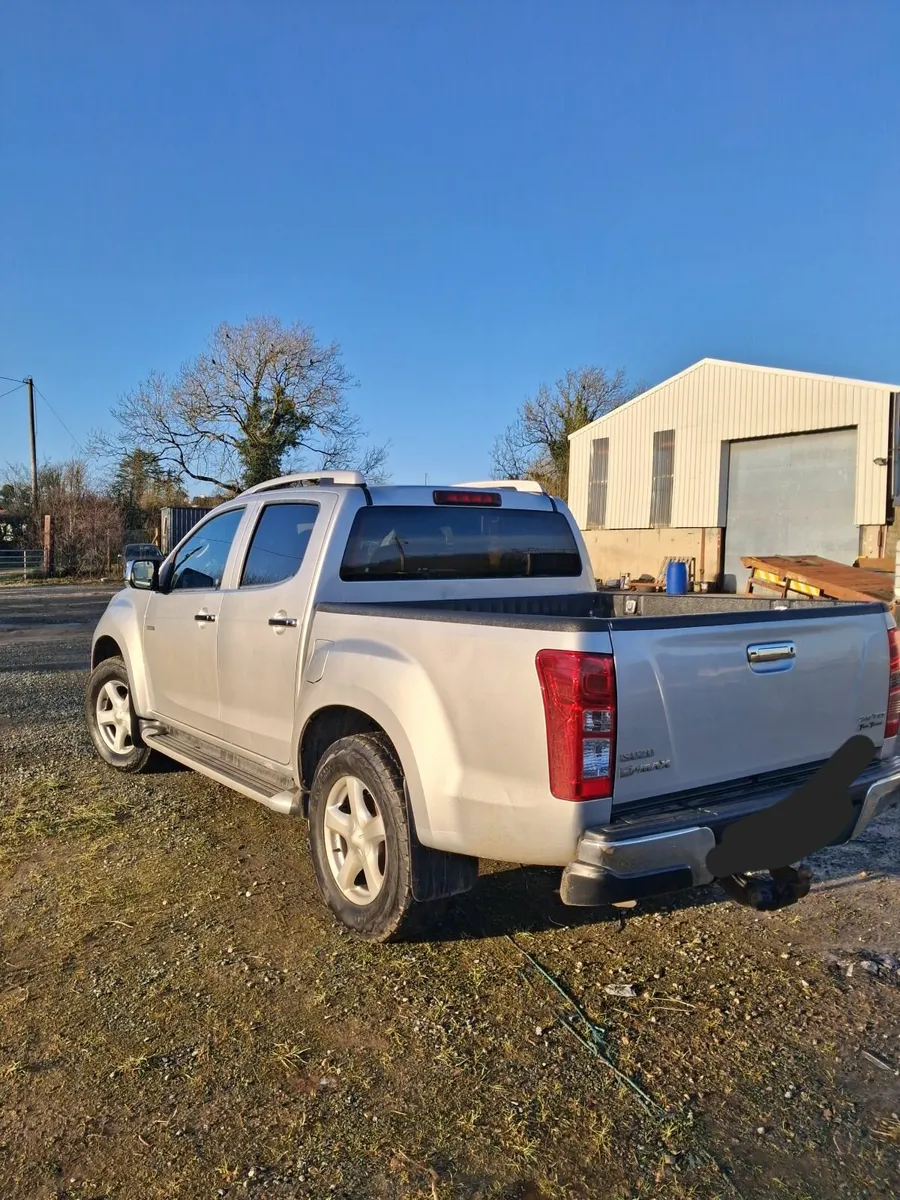 2016 Isuzu D-Max Yukon - Image 4