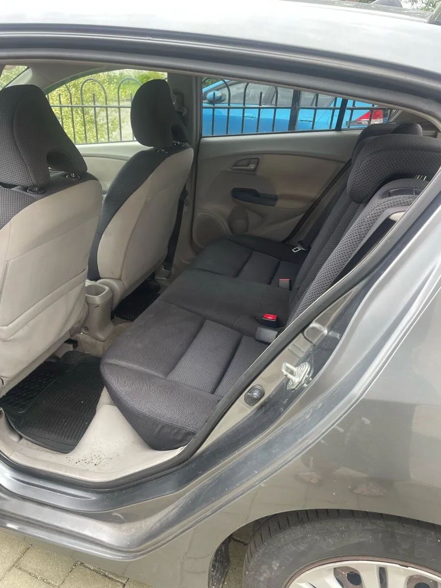 Honda insight 2009 automatic - Image 2