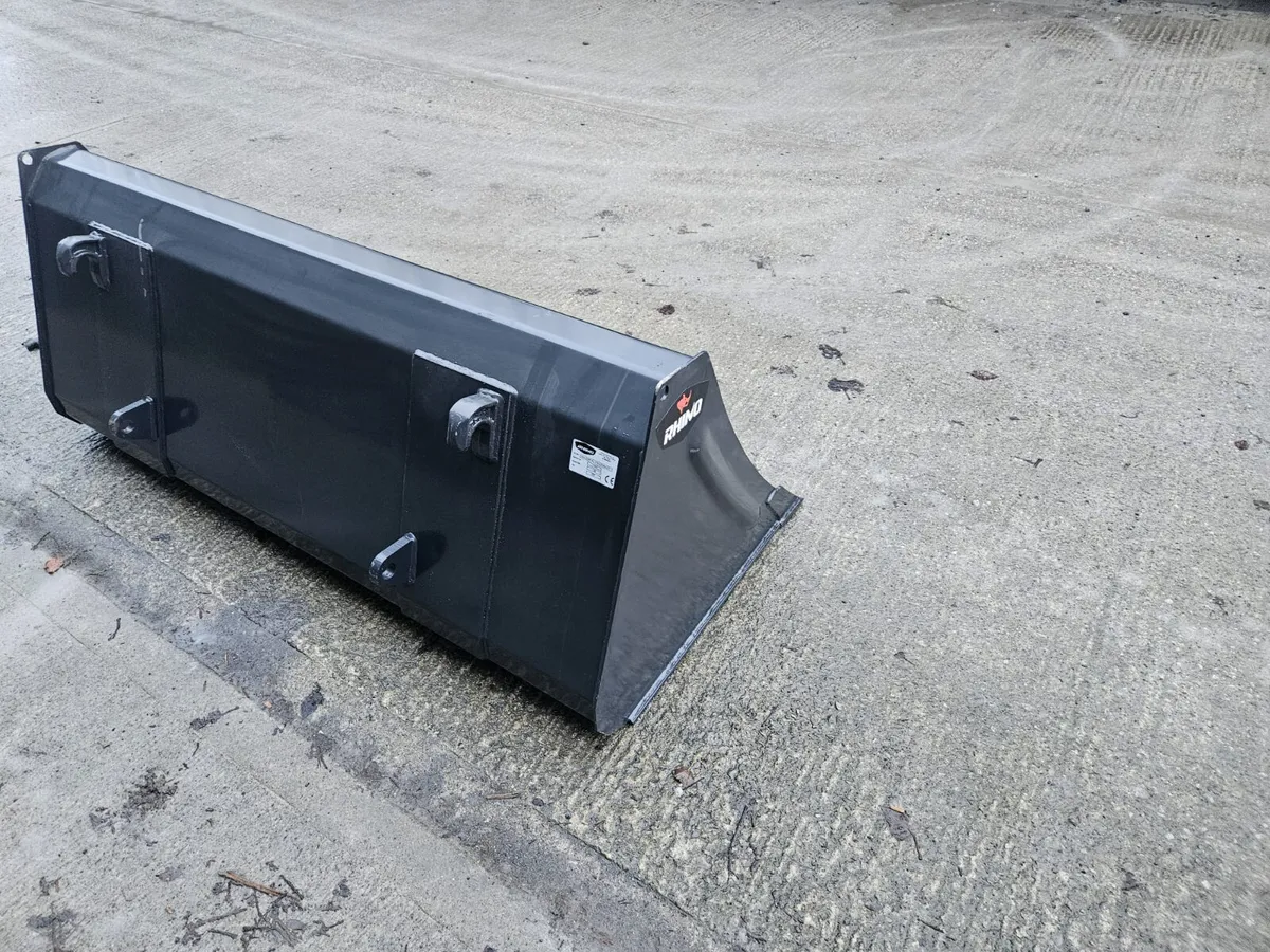 1.6 metre Rhino - Image 3