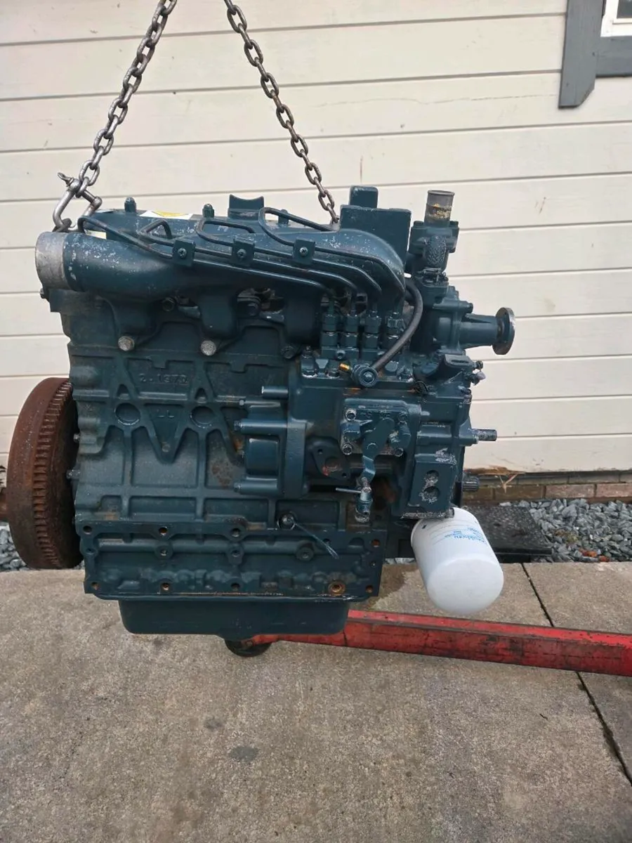 Kubota V2203 4 cylinder diesel engine - Image 2