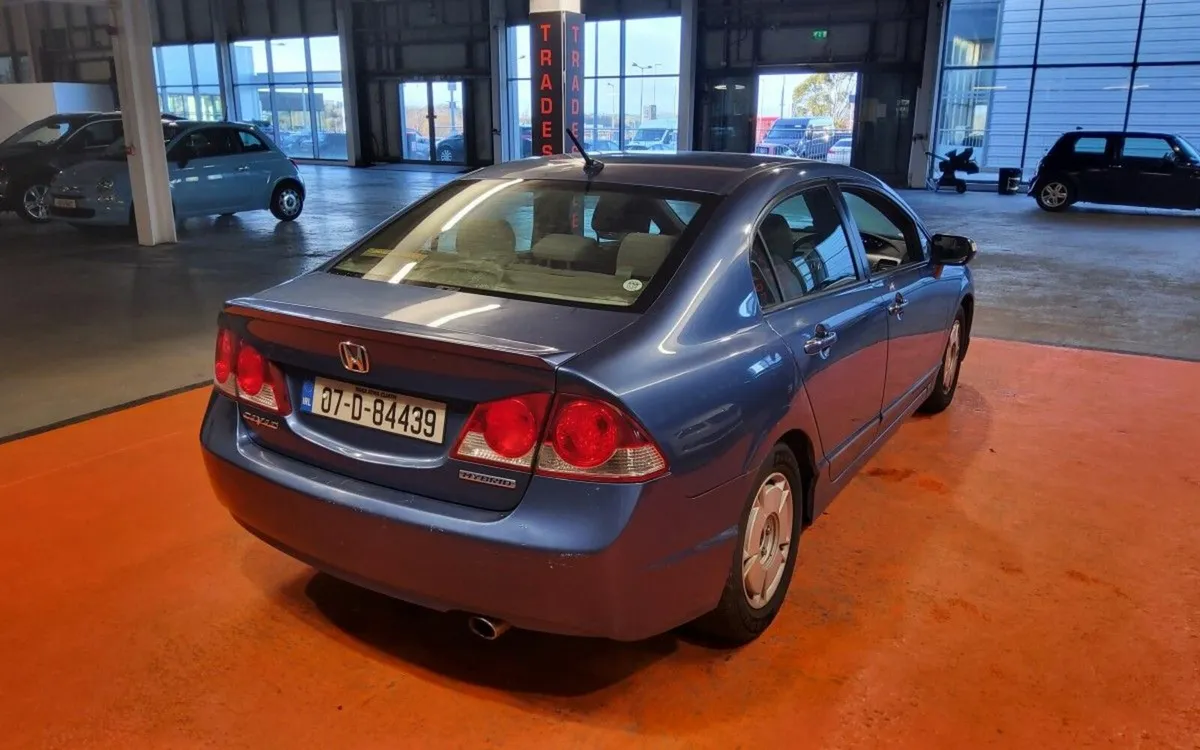 Honda Civic Civic Hybrid - Image 3