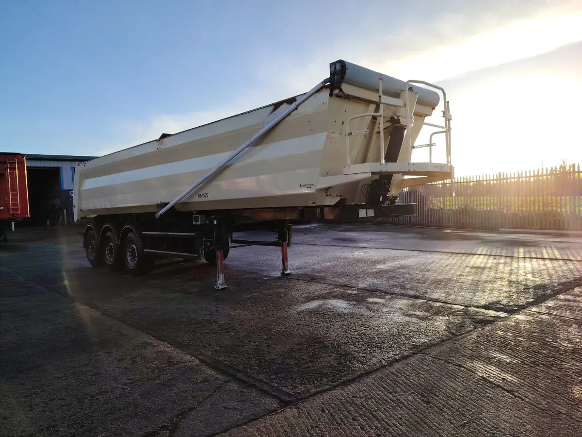 2017 Steel Aggregate Tipping Trailer auto cover - Image 4