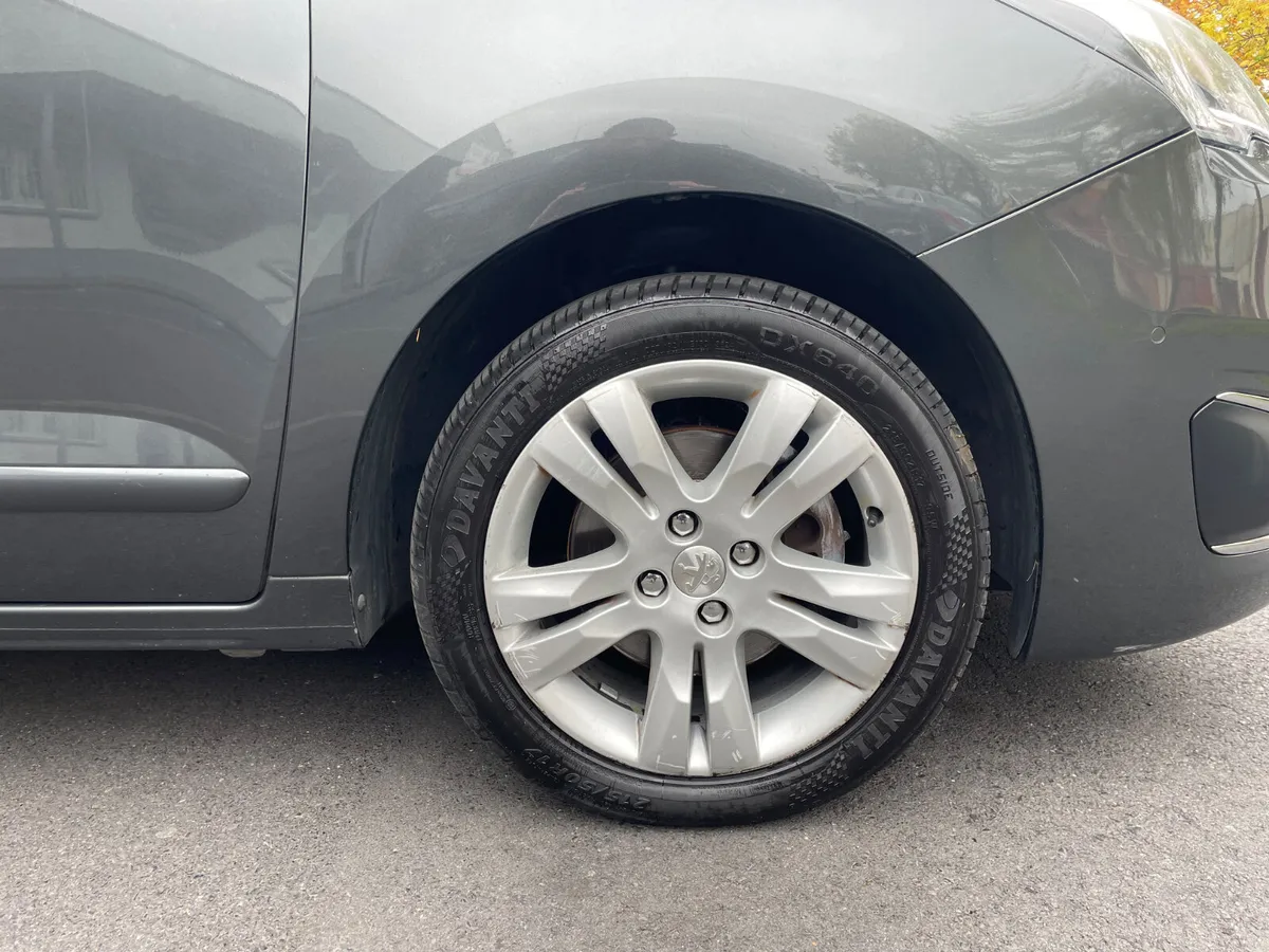 FAMILY - HDI - 7SEATS - PAN ROOF - LEATHER - PHONE - Image 2