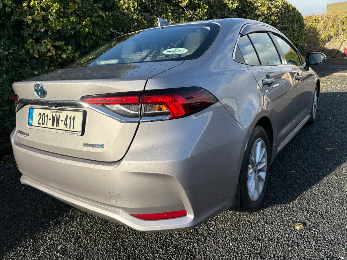 Toyota Corolla 2020 Hybrid - Image 2