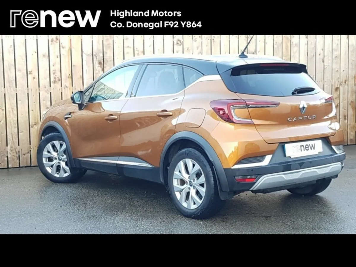 Renault Captur E-TECH Plug-in 160 Auto S-Edition - Image 3