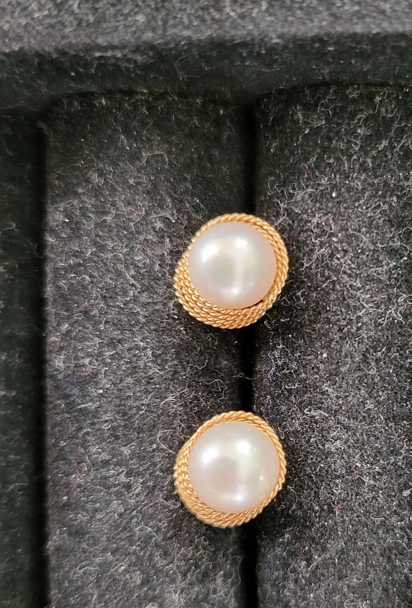 Gold & Pearl earrings - Image 2